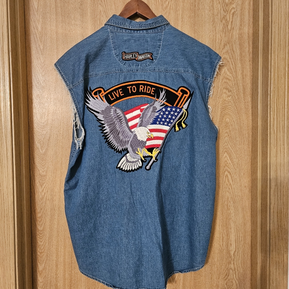 Harley Davison Patches Denim Vest Size Large.